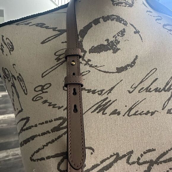 Authentic Gucci GG Marmont Matelasse Leather Crossbody Bag - Picture 4 of 17